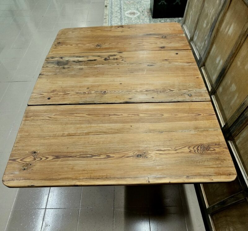 Zweedse tafel klaptafel oud hout in zeer goede staat